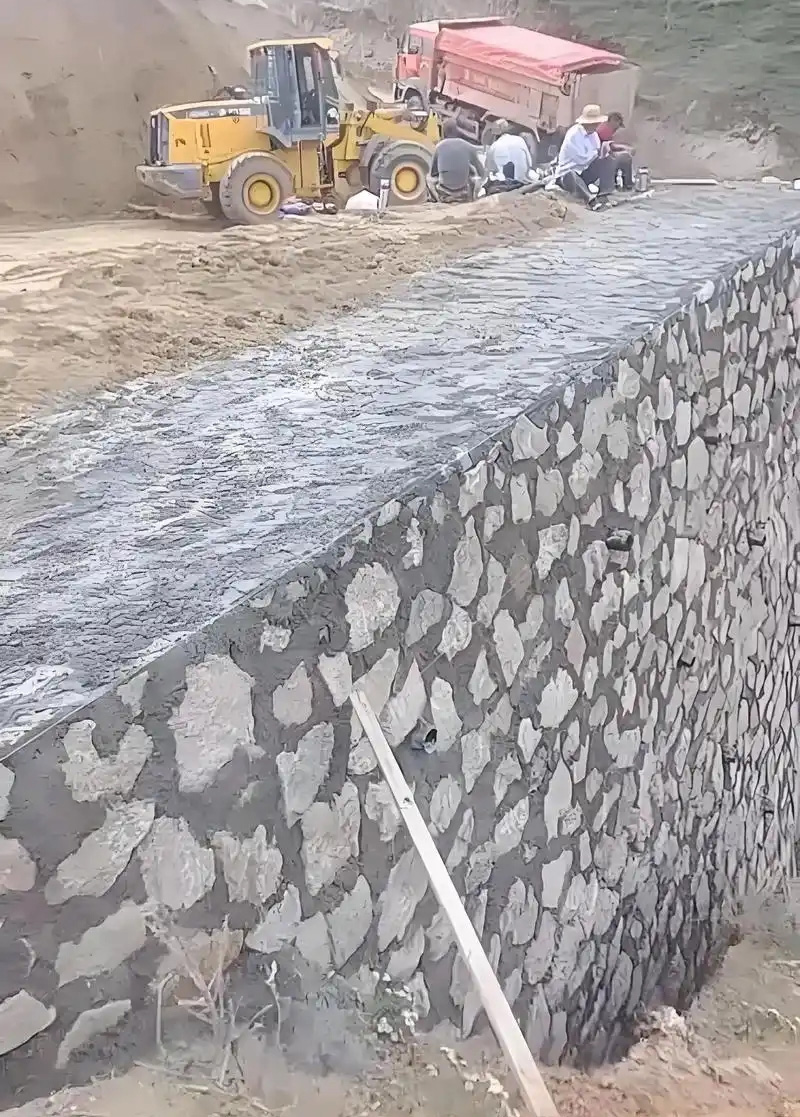 苏州吴江边坡加固